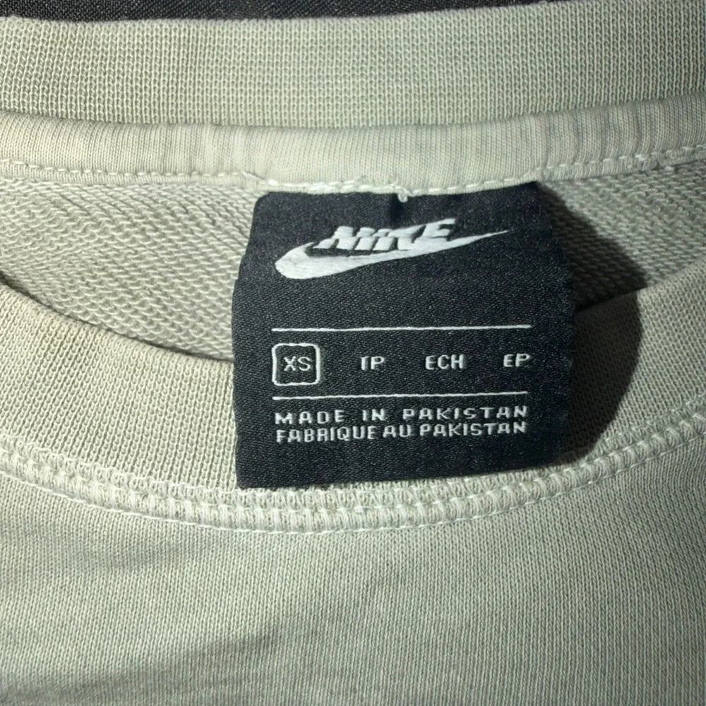 Nike sportswear essential